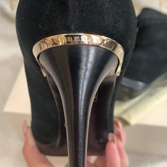 ♥️💯AUTHENTIC BURBERRY The artist pelling 110 peep toe ankle bootie ♥️ - Picture 7 of 12